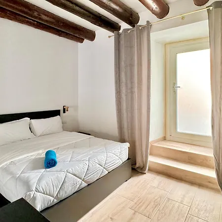 Casa Storica Del 1600 In Centro דירה *
