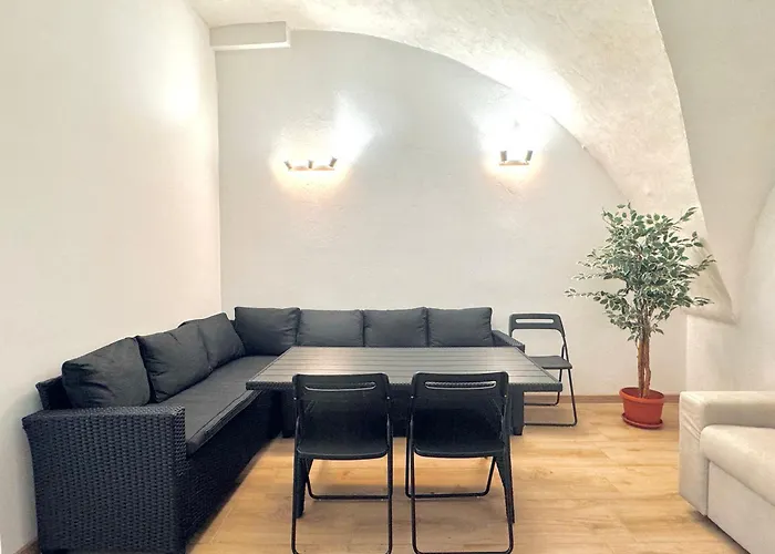 Casa Storica Del 1600 In Centro شقة